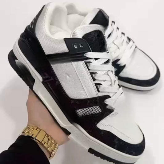 Trainers B/W
